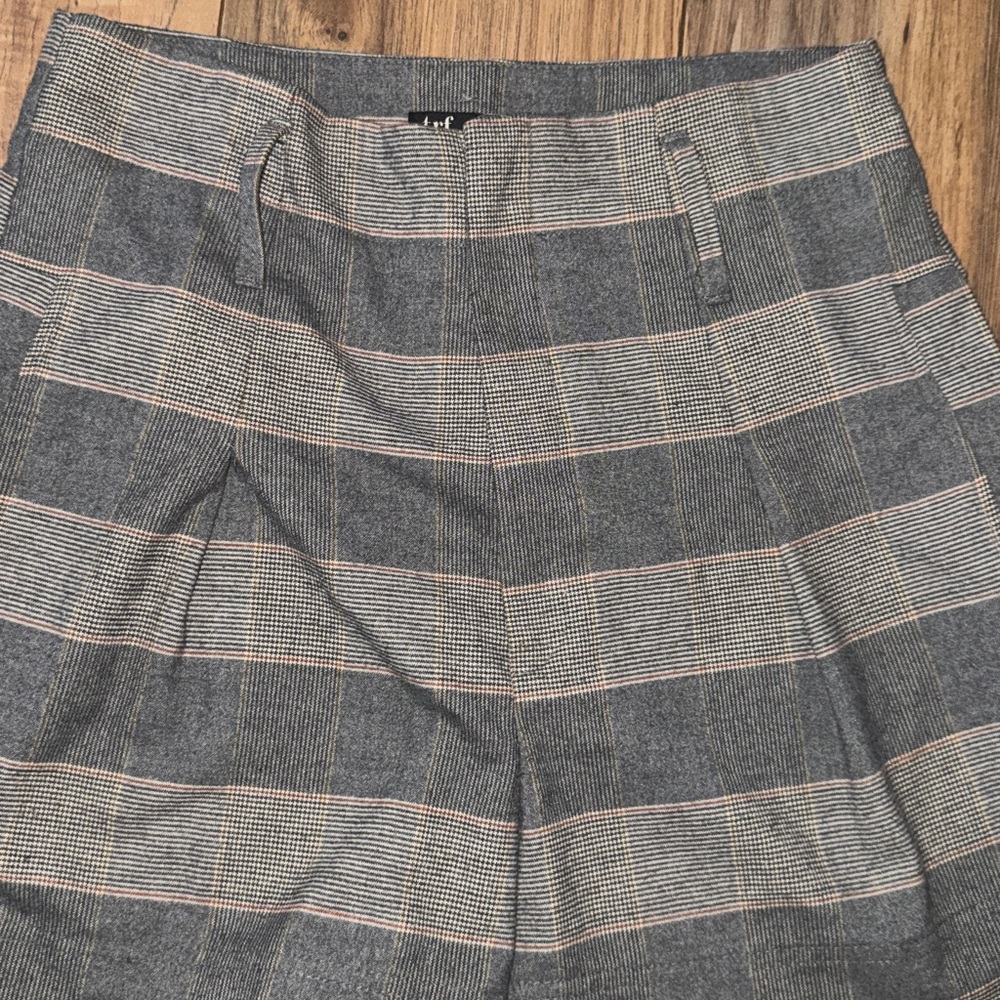 Zara‎ short - Picture 2 of 4